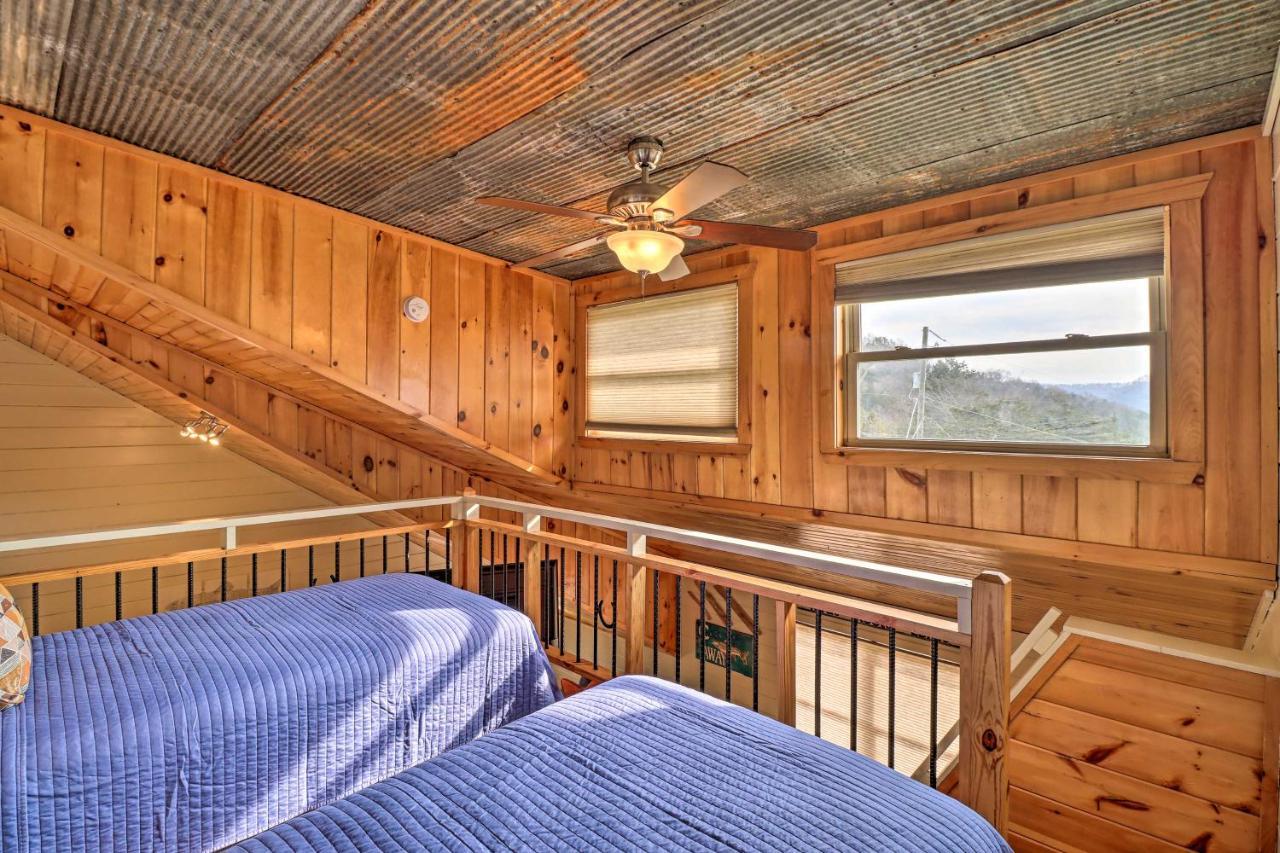 Pet-Friendly Studio With Loft And Mountain Views! Εξωτερικό φωτογραφία